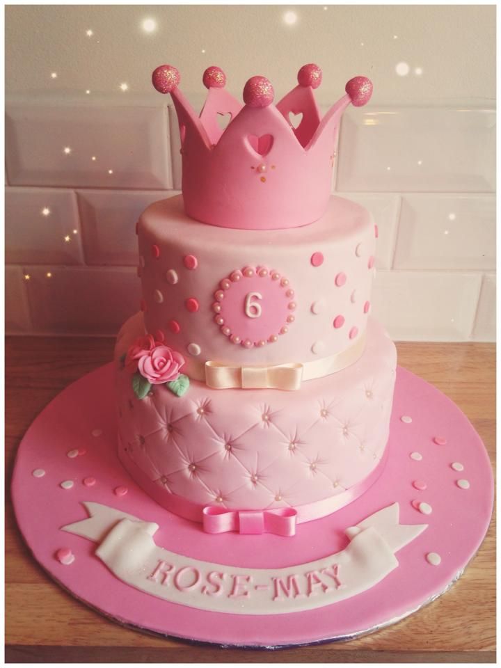 Pink tiara princess cake